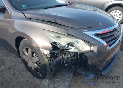 2014 Nissan Altima 2.5 S из США, поврежденный, VIN 1N4AL3AP4EC132215